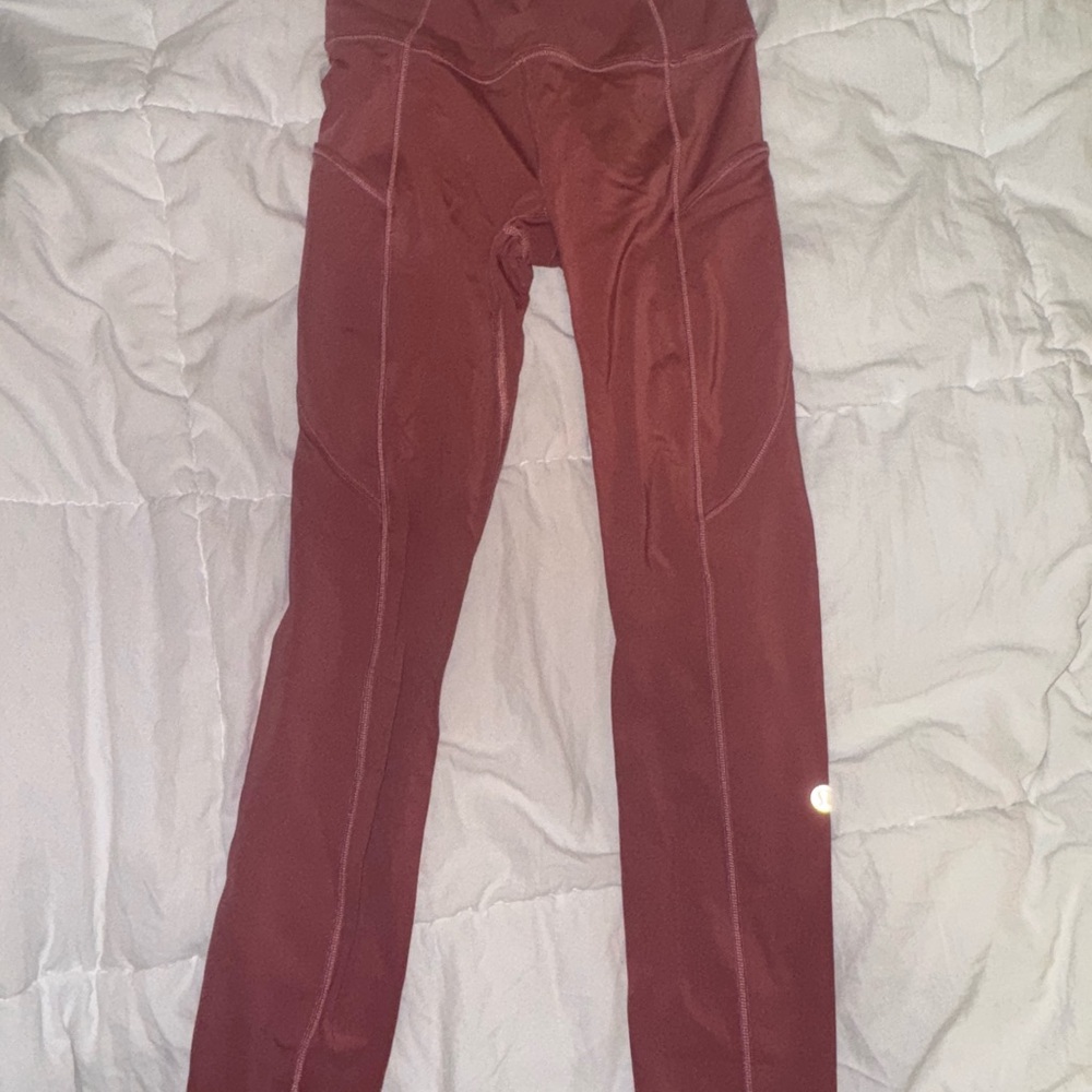 Lululemon pink leggings w pockets